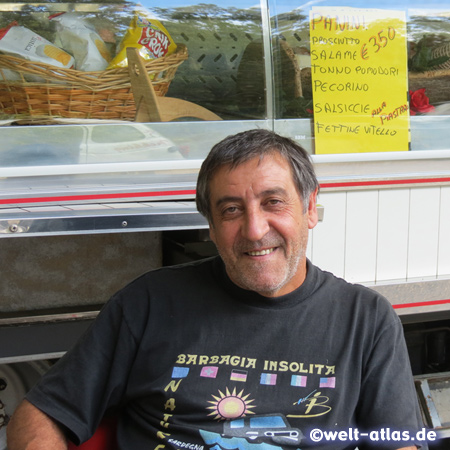 Here at the entrance to the karst spring we had tasty snack with fresh bread, pecorino and prosciutto