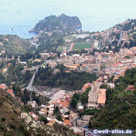 Blick auf Taormina, Kap und die Buchten der Küste