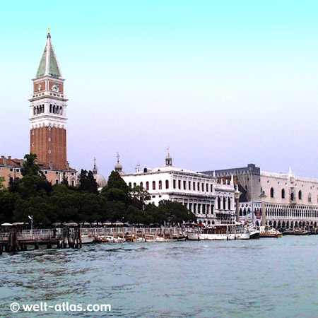 Venedig, Campanile von San Marco und Dogenpalast am Canale di San Marco