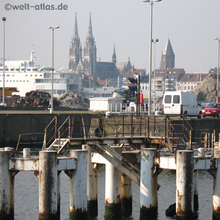 Ostend, harbour and St Petrus and St Paulus Church