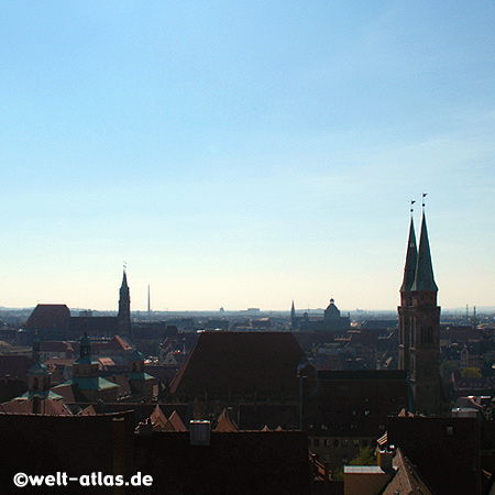 Blick von der Nürnberger Burg auf die Türme der Altstadt