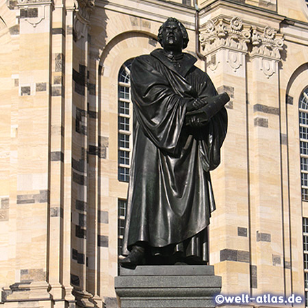 Denkmal Martin Luthers auf dem Neumarkt vor der Frauenkirche in Dresden