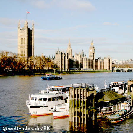 River Thames with House of Parliament, London, England