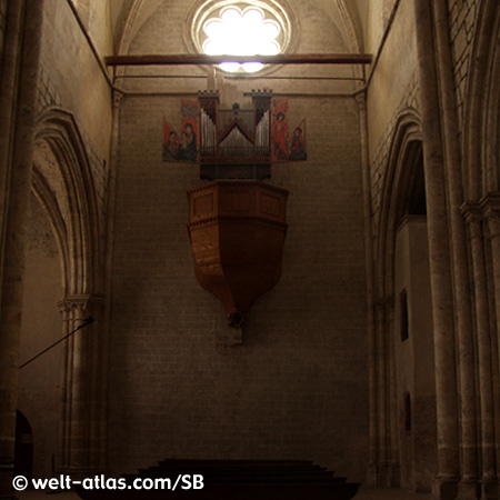 In der Kirche Notre-Dame-de-Valère (Burgkirche) in Sion (Sitten, Schweiz).Die Orgel gilt ais älteste spielbare Orgel der Welt