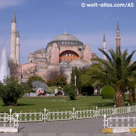 Die Hagia Sofia im Stadtteil Sultanahmet in Istanbul.