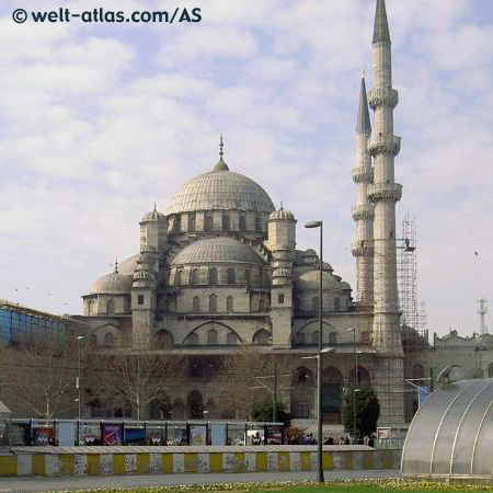 Die "Yeni Moschee" steht in Istanbul