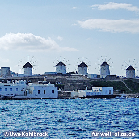 Die bekannten fünf Windmühlen auf dem unteren Mühlenberg (Kato Mili) von Mykonos – Foto:© Uwe Kahlbrock