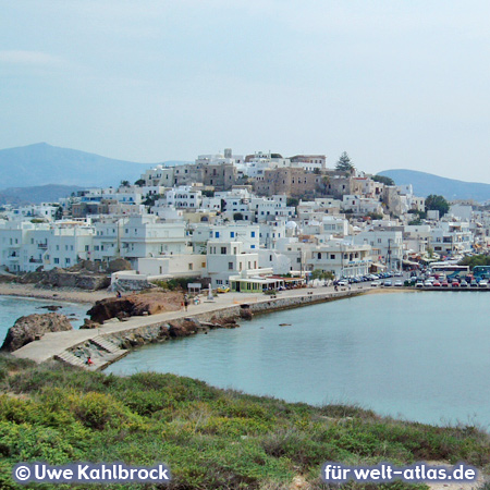 Blick vom Marmortor auf die Stadt Naxos – Foto:© Uwe Kahlbrock