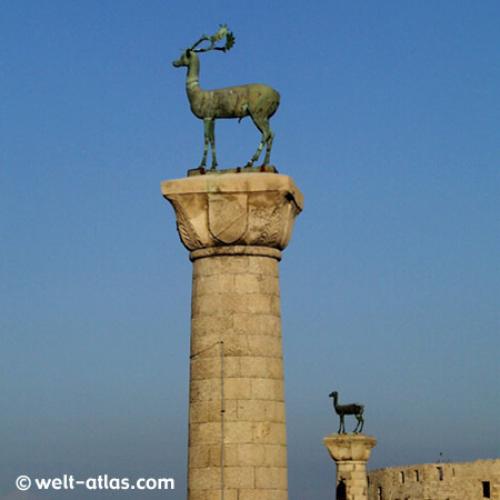 Die Statuen Elafos und Elafina an der Hafeneinfahrt von Rhodos; Wappentiere  Hirsch und Hirschkuh