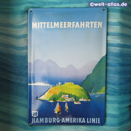 Kopie eines alten Blechschildes "Mittelmeerfahrten der Hamburg-Amerika-Linie" - die Landschaft sieht sehr italienisch aus