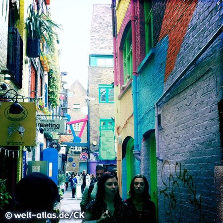 Neal's Yard in Camden, farbenfrohe Häuser, kleine Läden und Restaurants