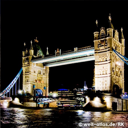 Tower Bridge, London, EnglandRiver Thames flap bridge