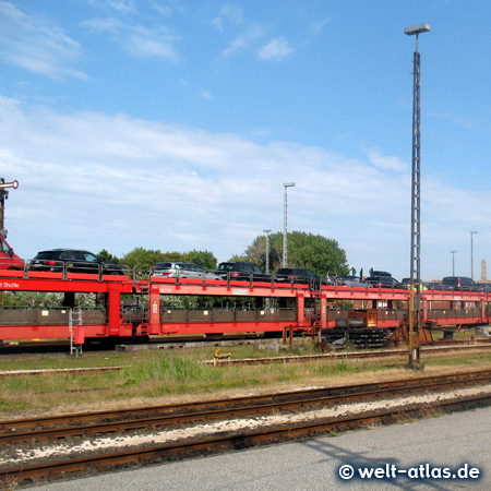 Autozug am Bahnhof Westerland. Sylt Shuttle über den Hindenburgdamm - zwischen Westerland und Niebüll 