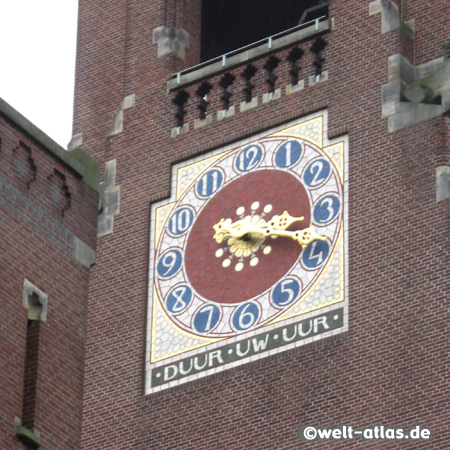 Uhr am Turm des Beurs van Berlage, ehemalige Amsterdamer Börse