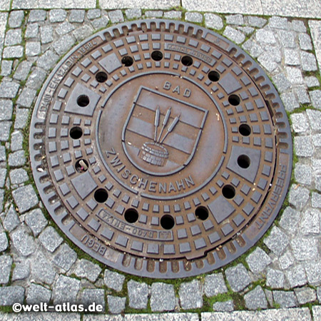 manhole cover in Bad Zwischenahn with Coat of Arms