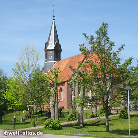 Kirche St. Vinzenz in Odenbüll, Nordstrand, ehemalige Marschinsel nahe Husum, jetzt durch einen Damm mit dem Festland verbunden