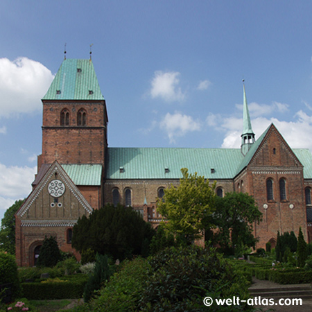 Ratzeburger Dom auf der Dominsel, romanische norddeutsche Backsteinbaukunst