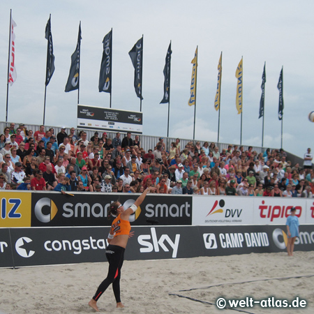 Beautiful weather in August - smart beach tour with high-class beach volleyball in St Peter Ording