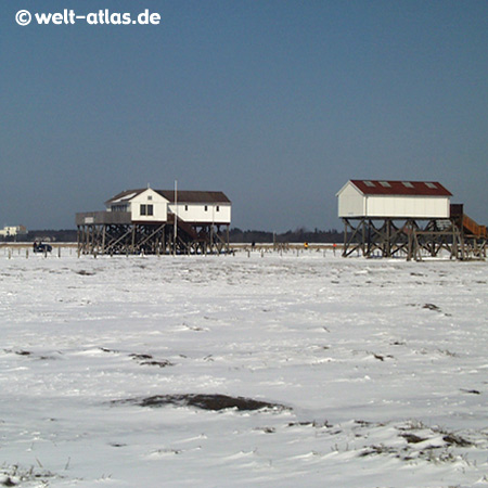 Pfahlbauten in St. Peter-Ording im Winter, 2011 - die Pfahlbauten feiern 100-jährigen Geburtstag