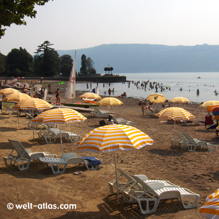 Strand in Cerro, Lago Maggiore