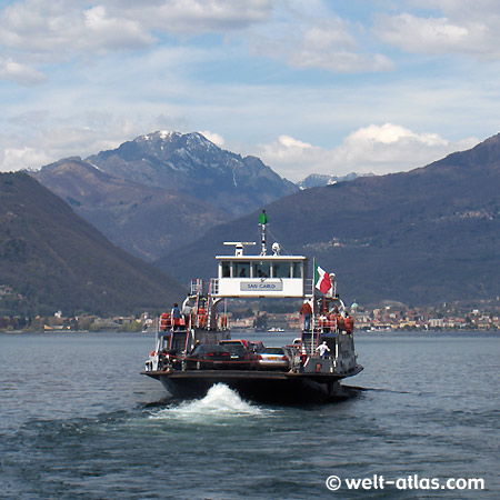 Laveno, Fähre "San Carlo", Intra, Lago Maggiore, Berggipfel, Schnee, Lombardei, Italien