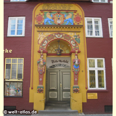 Prächtiges Renaissance-Eingangsportal der alten Raths-Apotheke, Lüneburg, Große Bäckerstraße