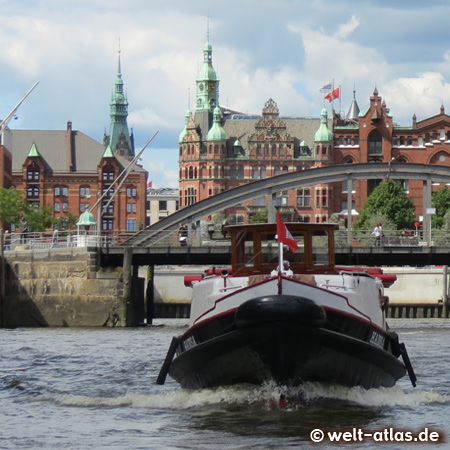 Boat trip through the Speicherstadt, Hamburg