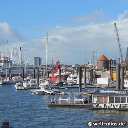 Altes englisches Feuerschiff im City Sporthafen an den Landungsbrücken dient heute als Restaurant,Hamburg an den Landungsbrücken,Hamburg