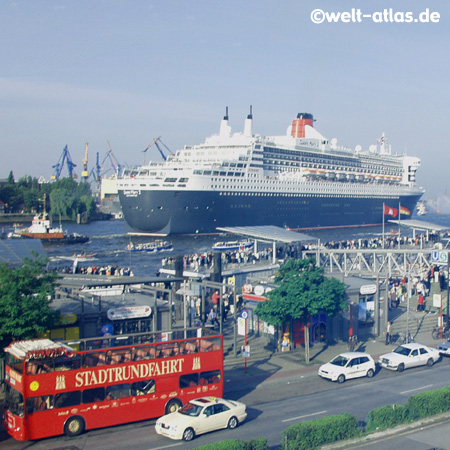 Queen Mary 2, Landungsbrücken, Hamburg