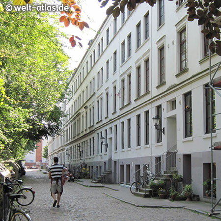 narrow street Augustenpassage in Hamburg