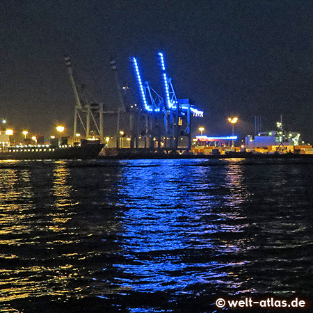 Blaues Licht über Kränen vor Hamburg-Altona, Cruise Days 2012