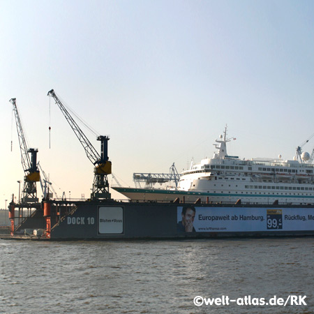 Hamburger Hafen, Dock 10, Elbe, Kräne