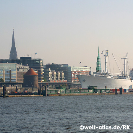 St. Pauli Piers and Cap San Diego, Hamburg