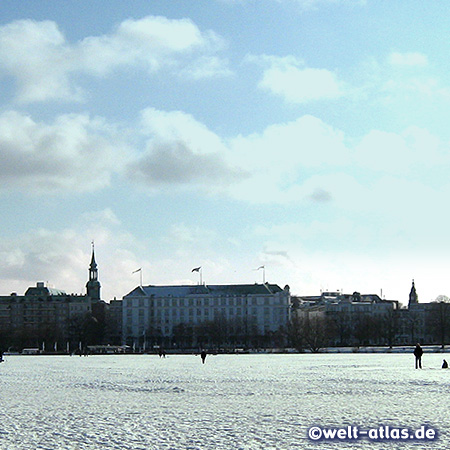 winter Außenalster, Hotel Atlantic and St. Georgschurch in Hamburg 