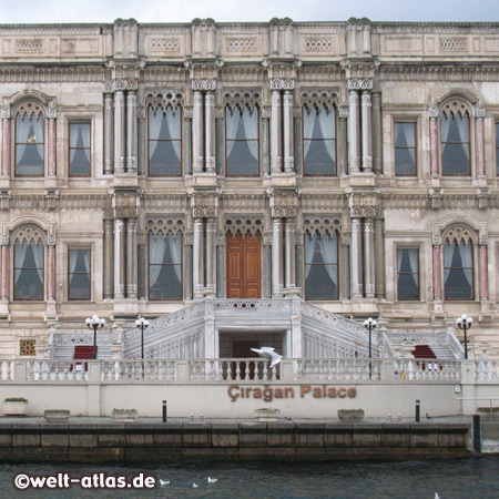 Çırağan-Palast am Bosporus, ehemaliger Sultanspalast, heute ein Luxushotel