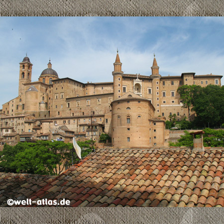 Türme von Urbino- Palazzo Ducale - Marken, Italien