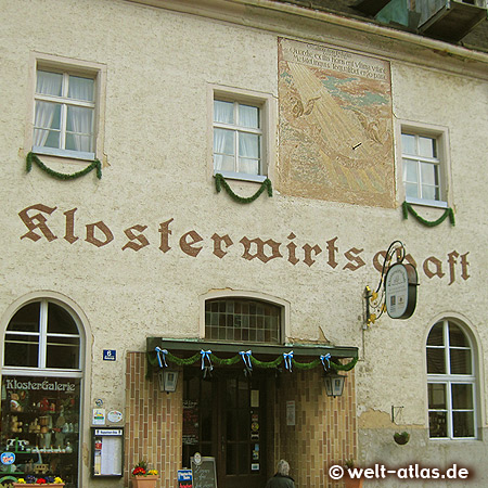 Die Klosterwirtschaft Pielenhofen, Landgasthof und Teil der Klosteranlage im Naabtal, Bayern