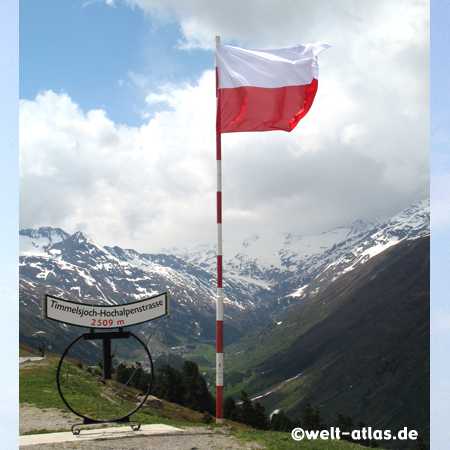 Timmelsjoch-Hochalpenstraße, vor der Mautstation, Grenze zwischen Österreich und Italien (2509 m)