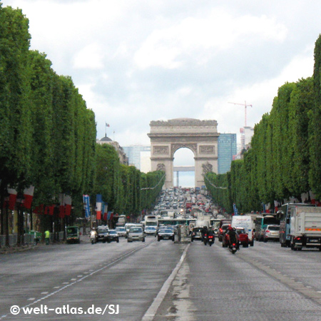 Arc de Triomphe at Place de l’Étoile at the top of the Champs-Élysées