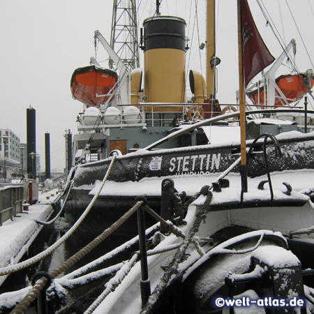 Steam Icebreaker "Stettin" in the museum port of Oevelgoenne, winter at the Elbe