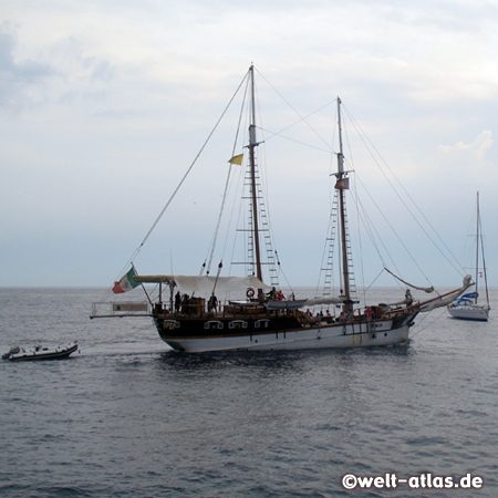 Zweimaster vor Stromboli