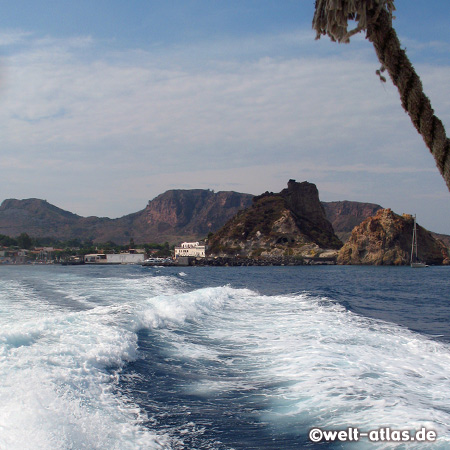 Unser Schiff verläßt Porto di Levante auf der Insel Vulcano Richtung Lipari