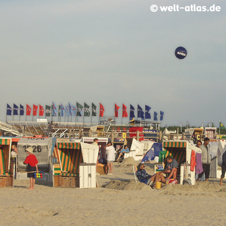 Strand, Strandkörbe,Beach-Volleyball