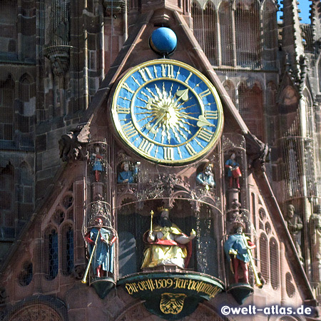 Frauenkirche in Nürnberg, hier findet jeden Tag um 12 Uhr das"Männleinlaufen"  statt