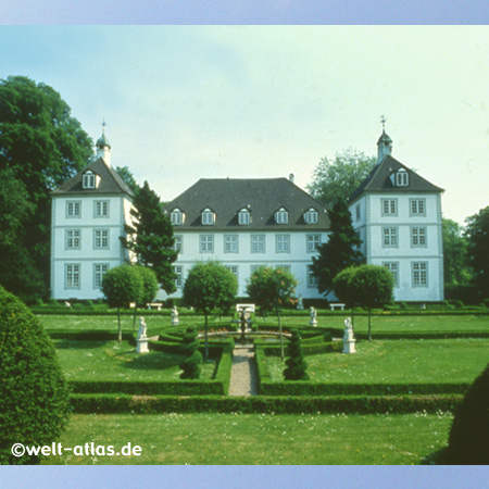 Schloß Panker, Nähe Lütjenburg in der Holsteinischen Schweiz im Kreis Plön. Von der Familie von Hessen bewohntVon der Adelsfamilie von Hessen heute noch bewohnt