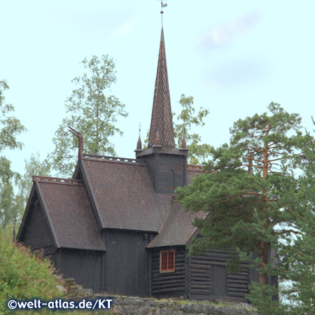 Die Stabkirche von Garmo steht heute im Freilichtmuseum Maihaugen in Lillehammer