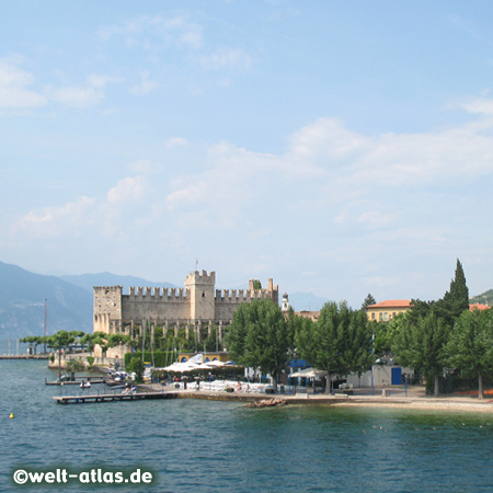 Gardasee, Burg von Torri del Benaco im Veneto 