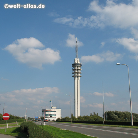 Sendemast in Lelystad am Markermeer