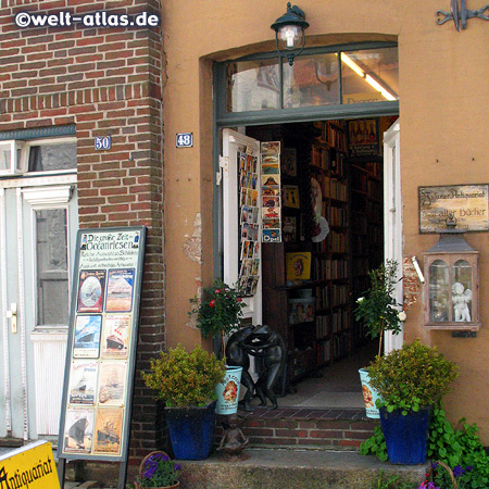 Antiquariat in Husum, Blechschilder, Bücher und mehr erfreuen den Sammler, Wasserreihe 48