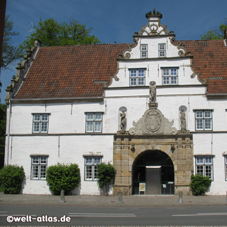 Torhaus des Schlosses vor Husum,Stormstadt in Nordfriesland 